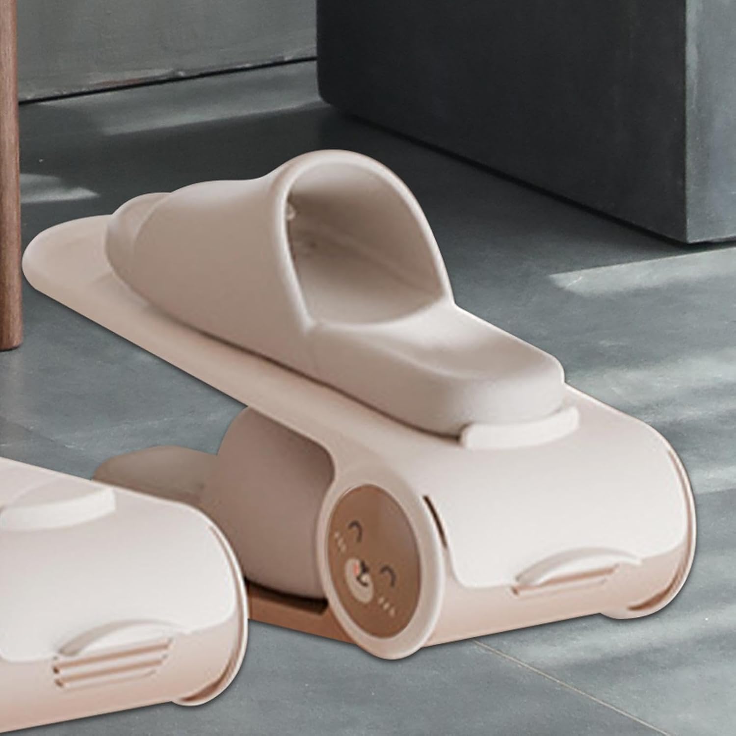 Cute Bear Design Double-Layer Shoe Slot Organizer – Space-Saving Adjustable Shoe Rack with Non-Slip Surface for Sneakers, Flats, Sandals, and Heels